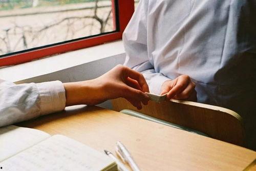 上课传纸条吃瓜娱乐